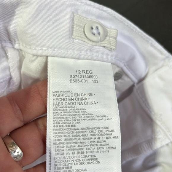 Levi Strauss Girlfriend Short,adjustable waist,stretch,embroidered floral,pocket - Picture 9 of 10